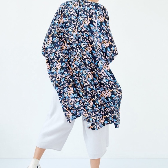 Sunday Best Aritzia floral Kimono 3/4 sleeve s/m - Picture 10 of 11